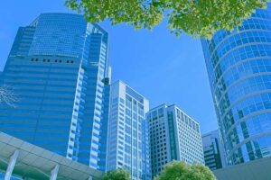 IT企業をイメージしたオフィス街の風景